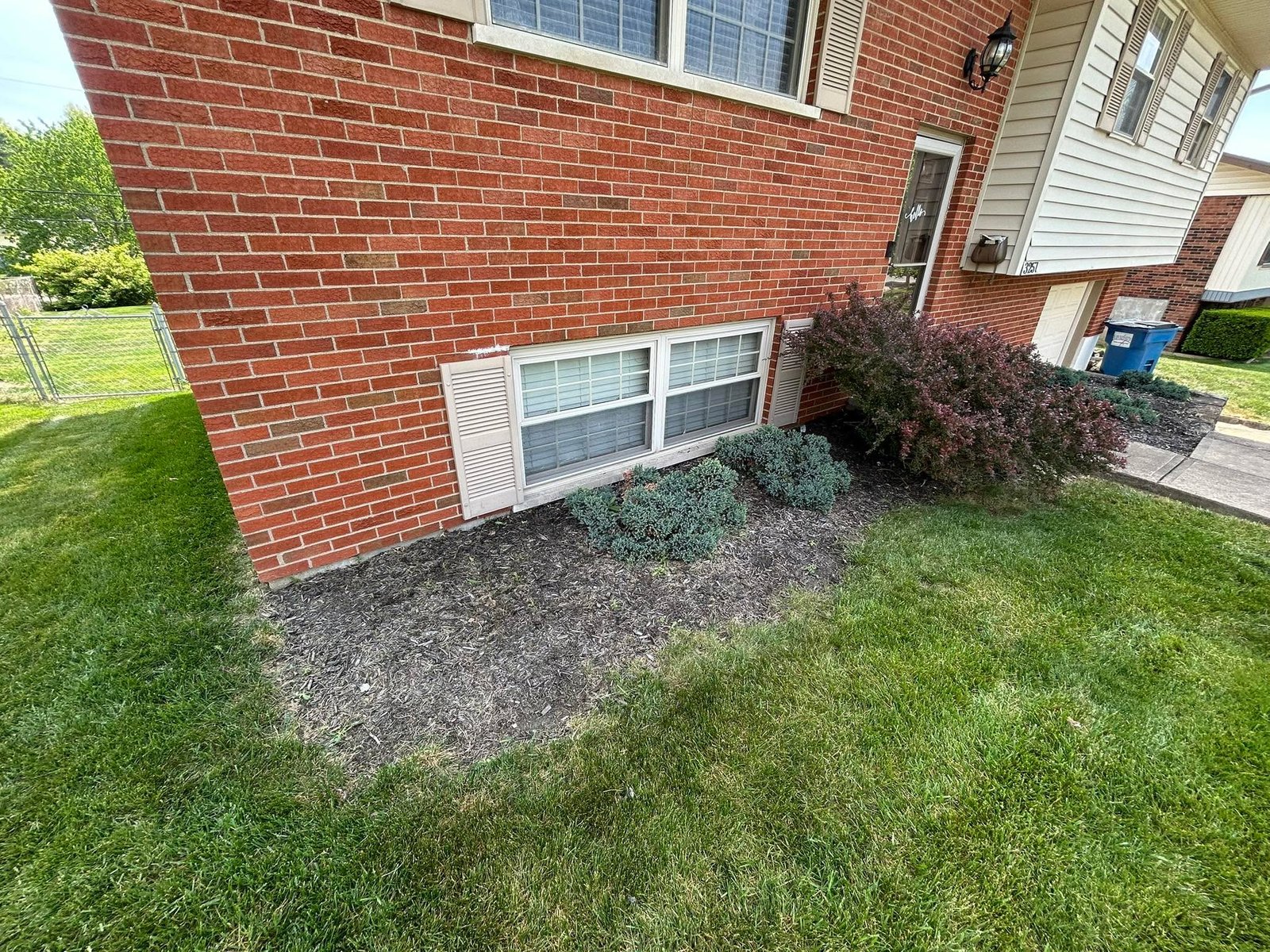 Yard cleanup, trimming, and mowing on a Kentucky property by Flanagan Rural Lawn Care